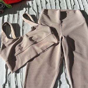 Like new Beach Riot tan set